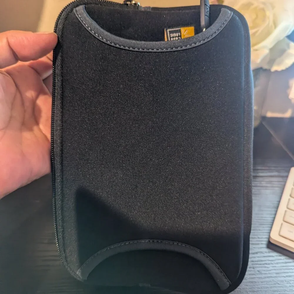 Case Logic Kindle/Tablet Sleeve/Case, EUC 7